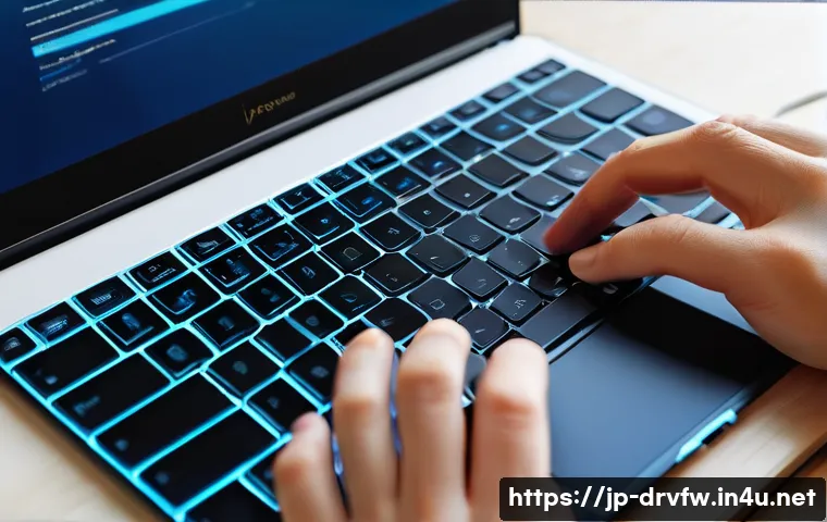 무선 키보드 펌웨어 업데이트 방법 - A modern wireless keyboard connected to a sleek laptop on a clean desk, with a close-up focus on a u...